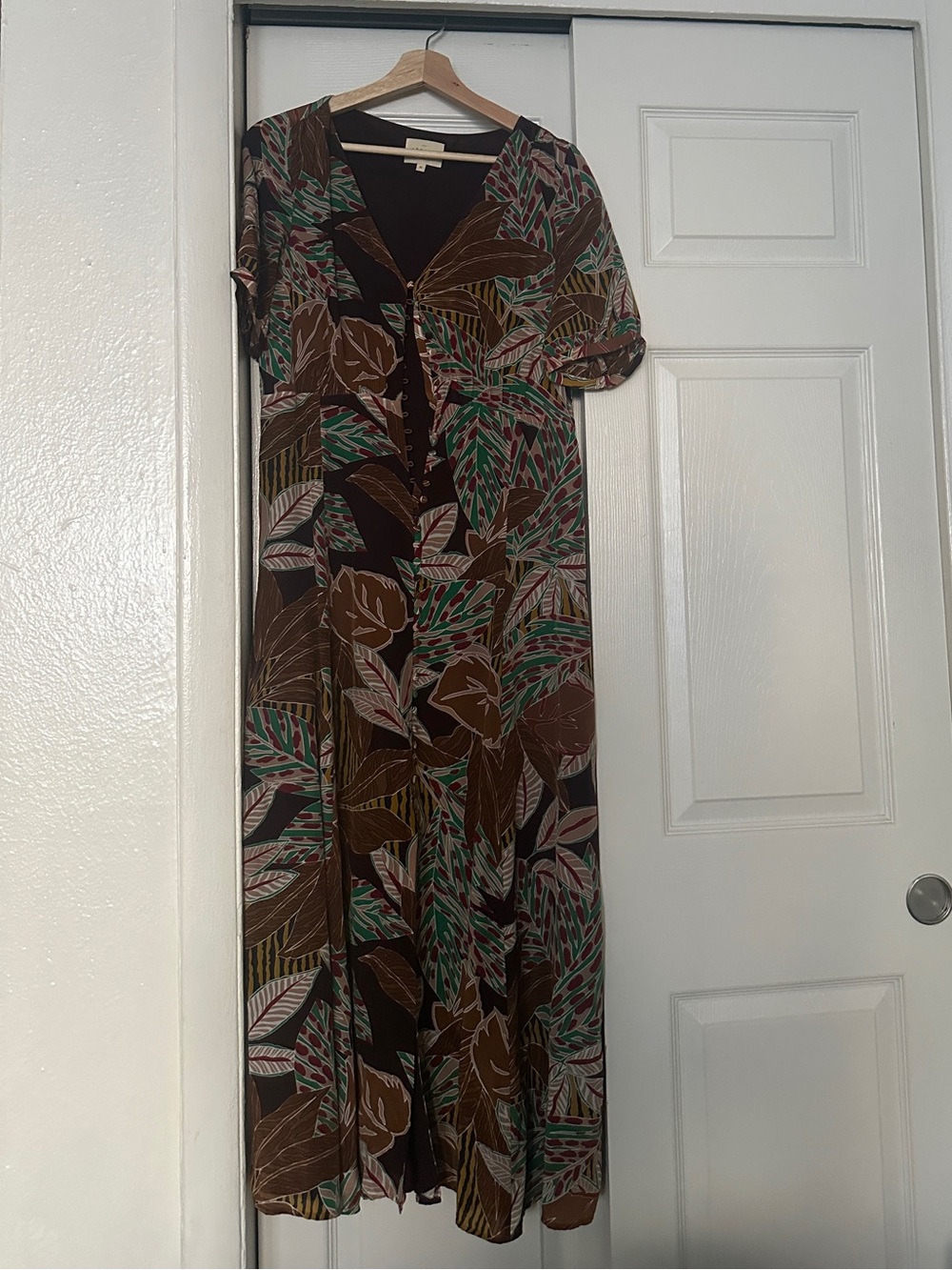 Sezane *Rare find* Silk, Brown Tropical, V-Neck, Buttons, Midi Dress Fr38 US6